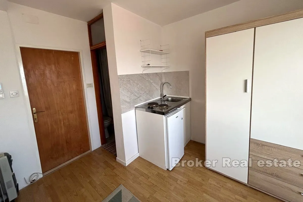 jednosoban stan s pogledom na more - slika 11