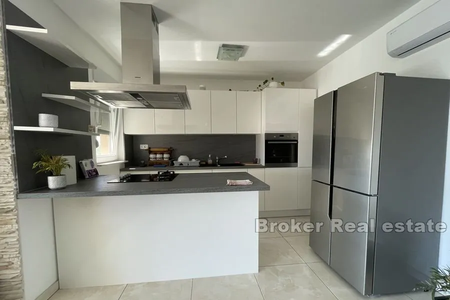 apartmanska kuća s pogledom na more - slika 8
