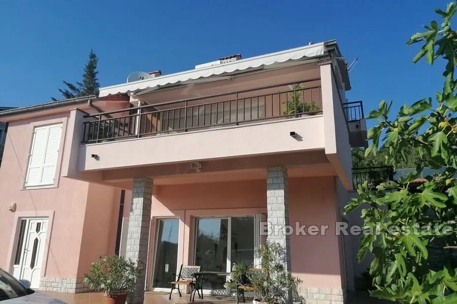 kuća s bazenom - slika 9