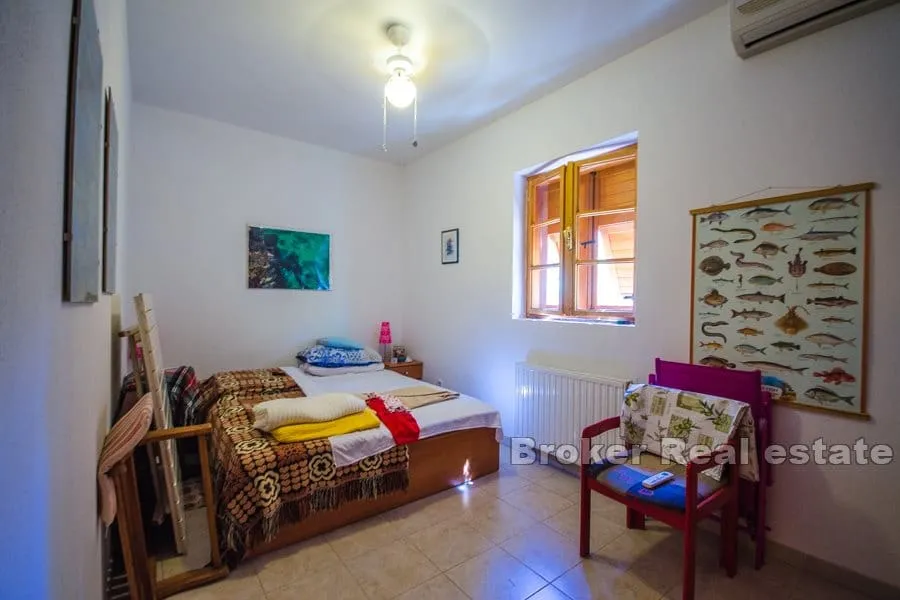 kuća u drugom redu do mora - slika 11