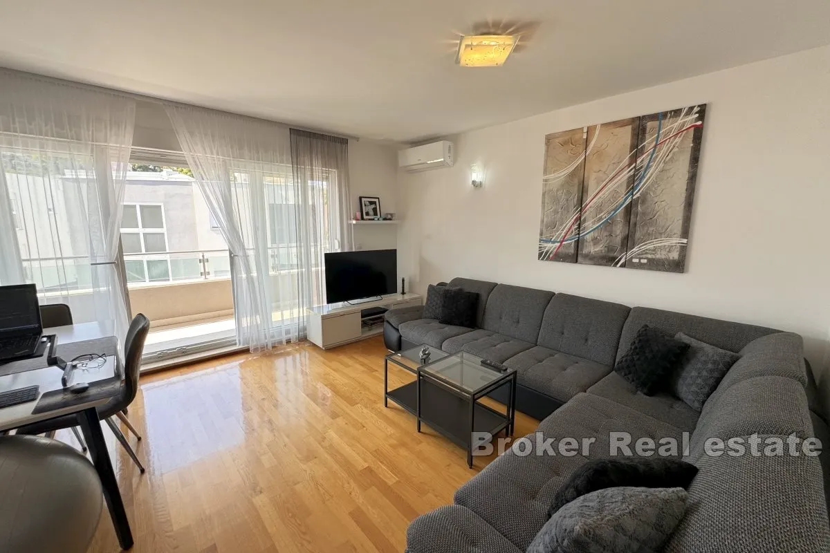Moderno uređen apartman - Podstrana - Grljevac, Podstrana
