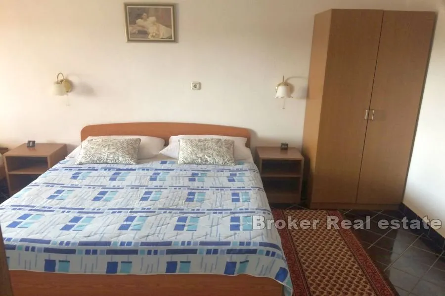 apartmanska kuća - slika 8