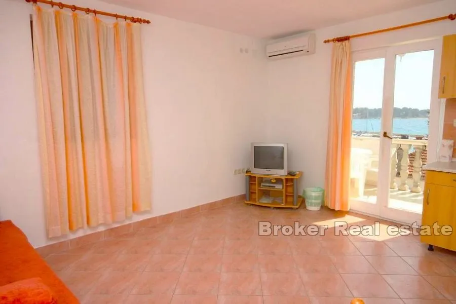 zadar apartmanska kuća prvi red do mora - slika 11