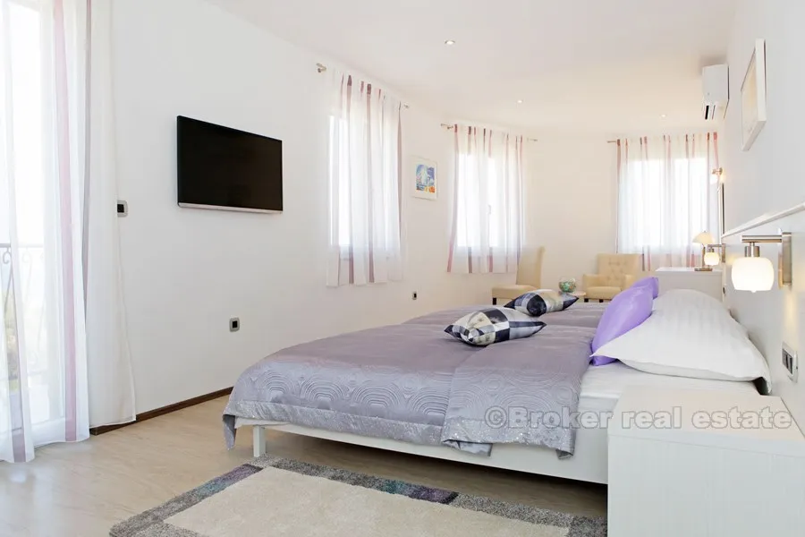 luksuzna vila s prekrasnim pogledom, na prodaju - slika 12