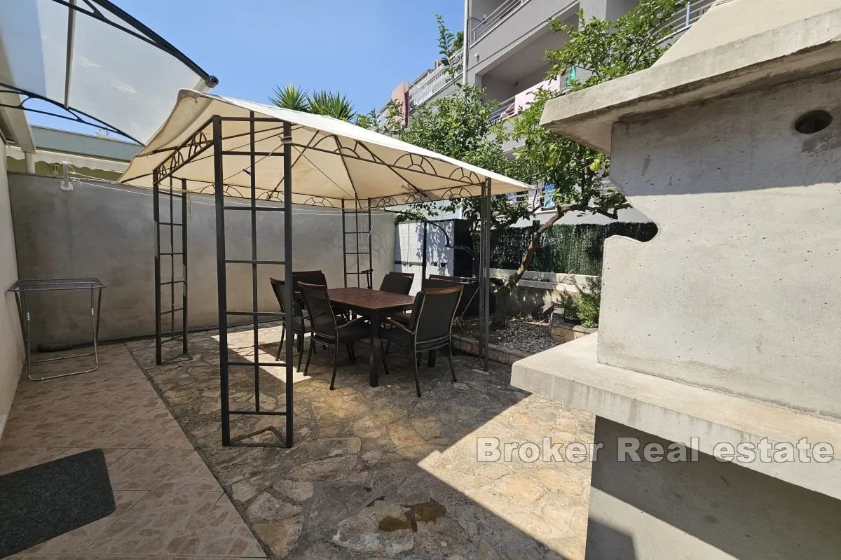 kuća sa šest apartmana blizu mora - slika 20
