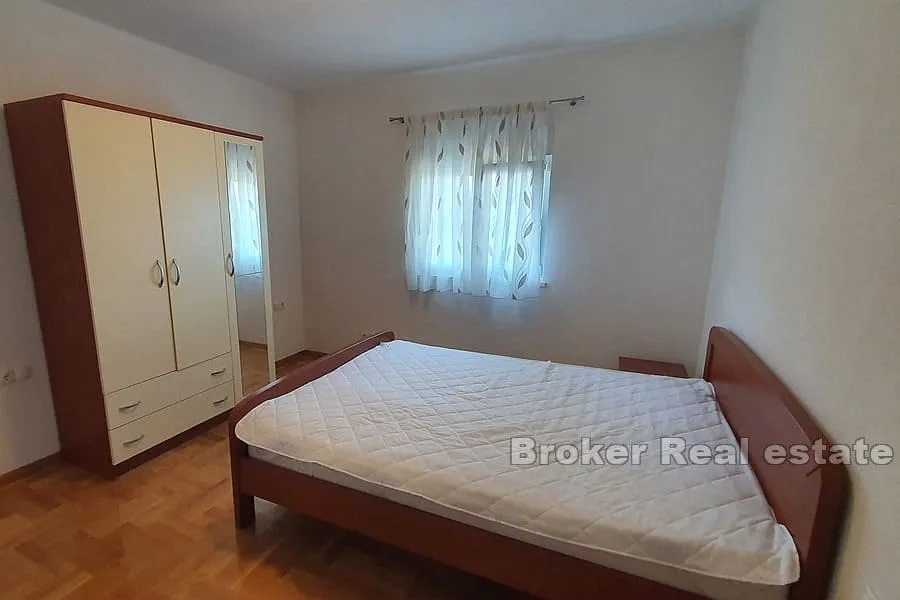 kuća s tri apartmana uz plažu i more - slika 5