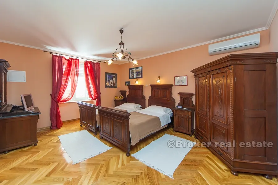 kamena kuća, u centru grada, na prodaju - slika 6