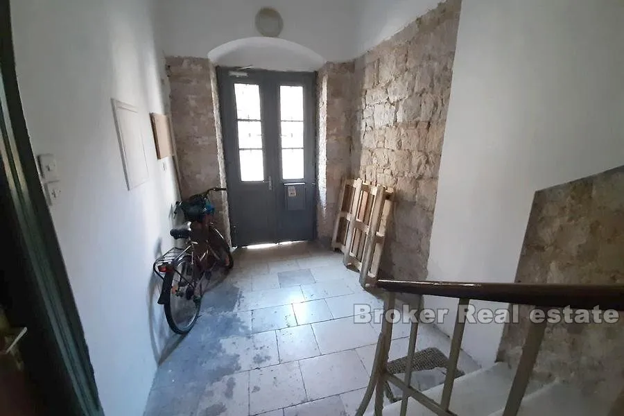poslovni prostor za renovaciju - slika 4