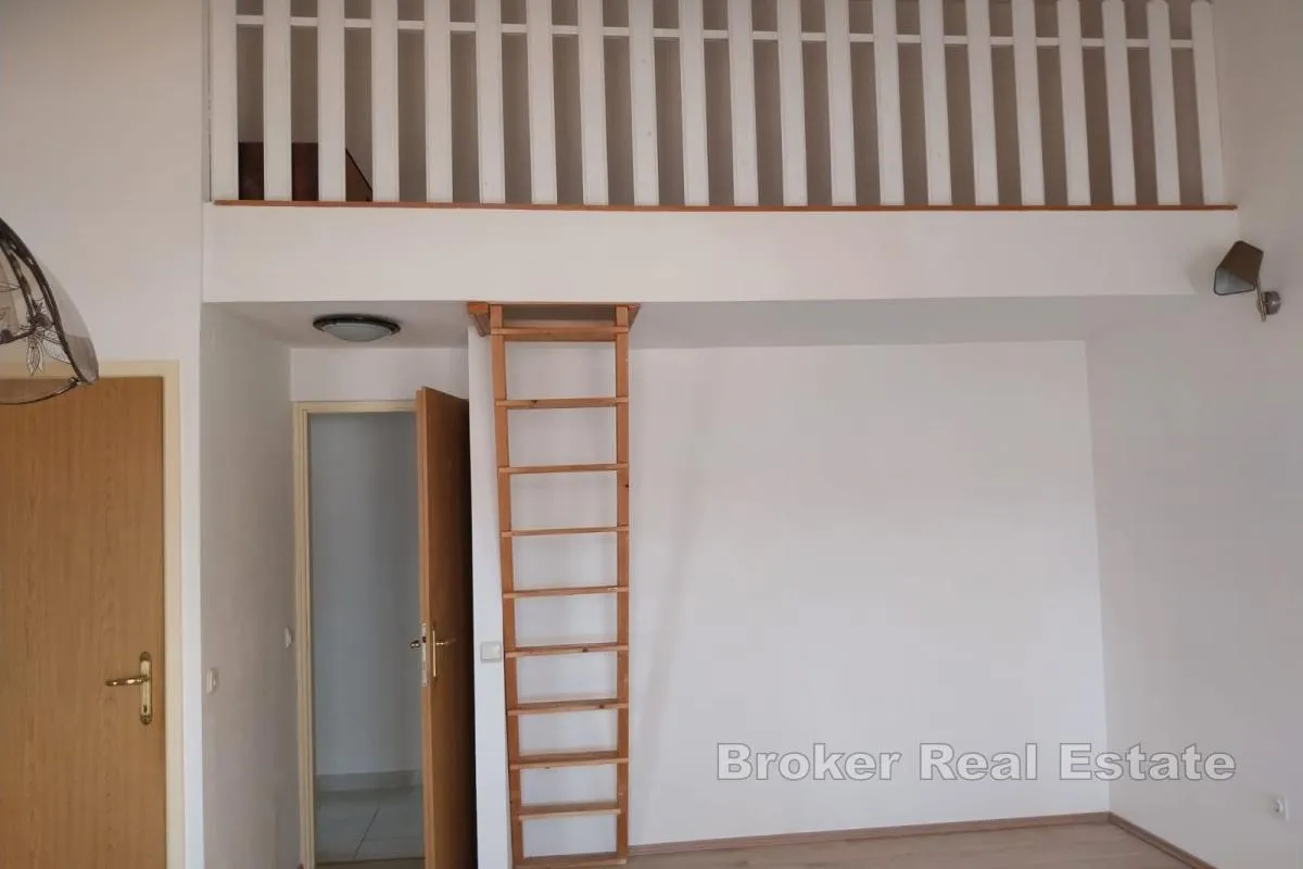 apartmanska kuća u blizini mora - slika 7