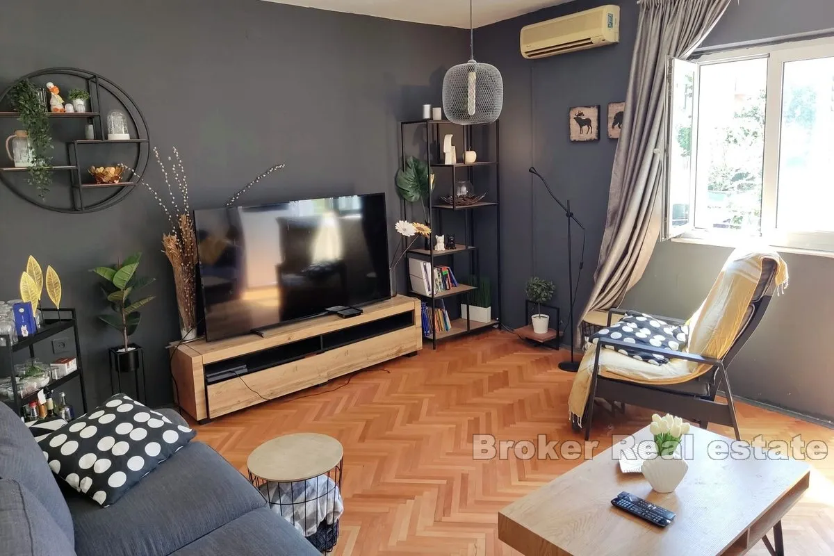 Dvosoban stan na dobroj lokaciji - Split