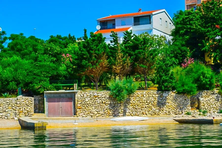 kuća, prvi red do mora, uz samu plažu. - slika 2