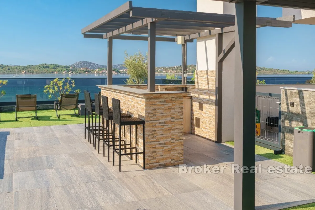 penthouse s pogledom na more - slika 16
