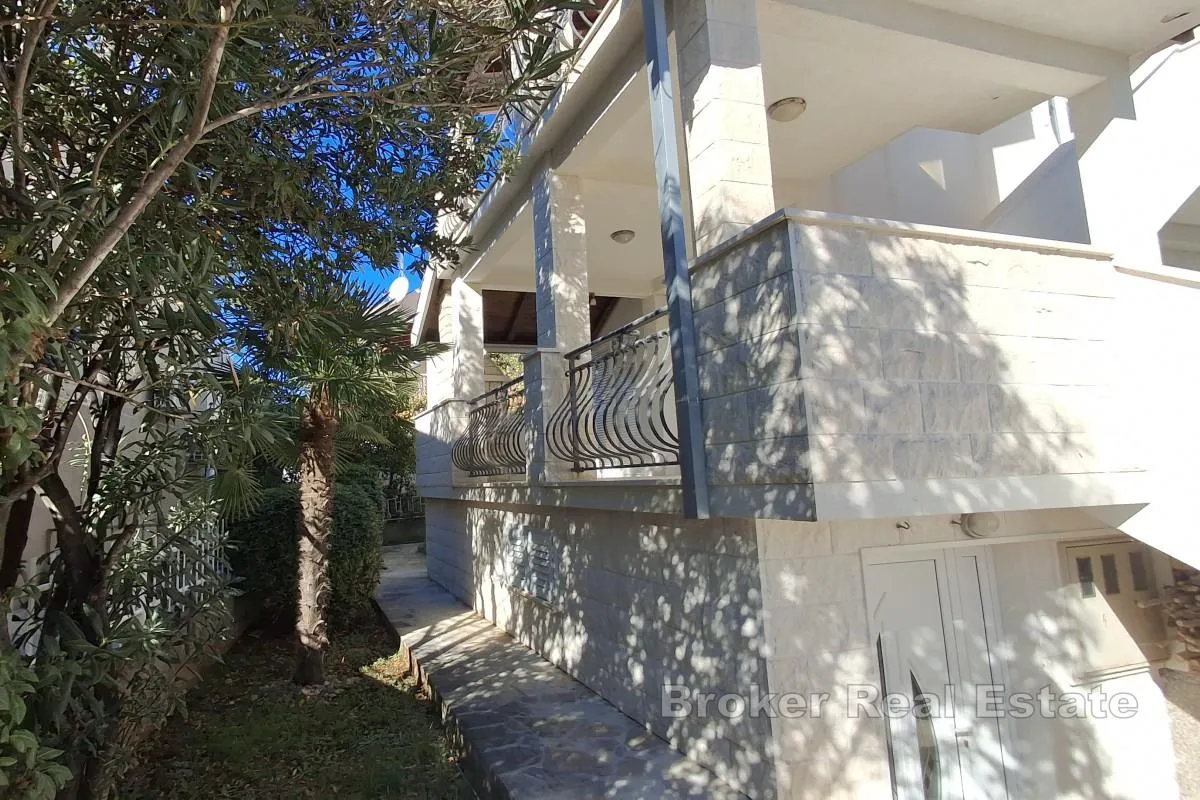 kuća s pogledom na more - slika 2