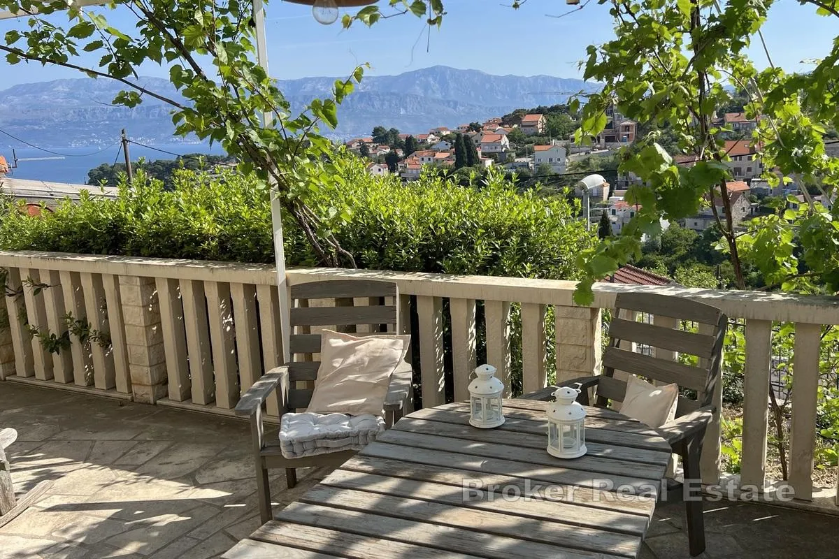 šarmantna kuća s prekrasnim pogledom - slika 9
