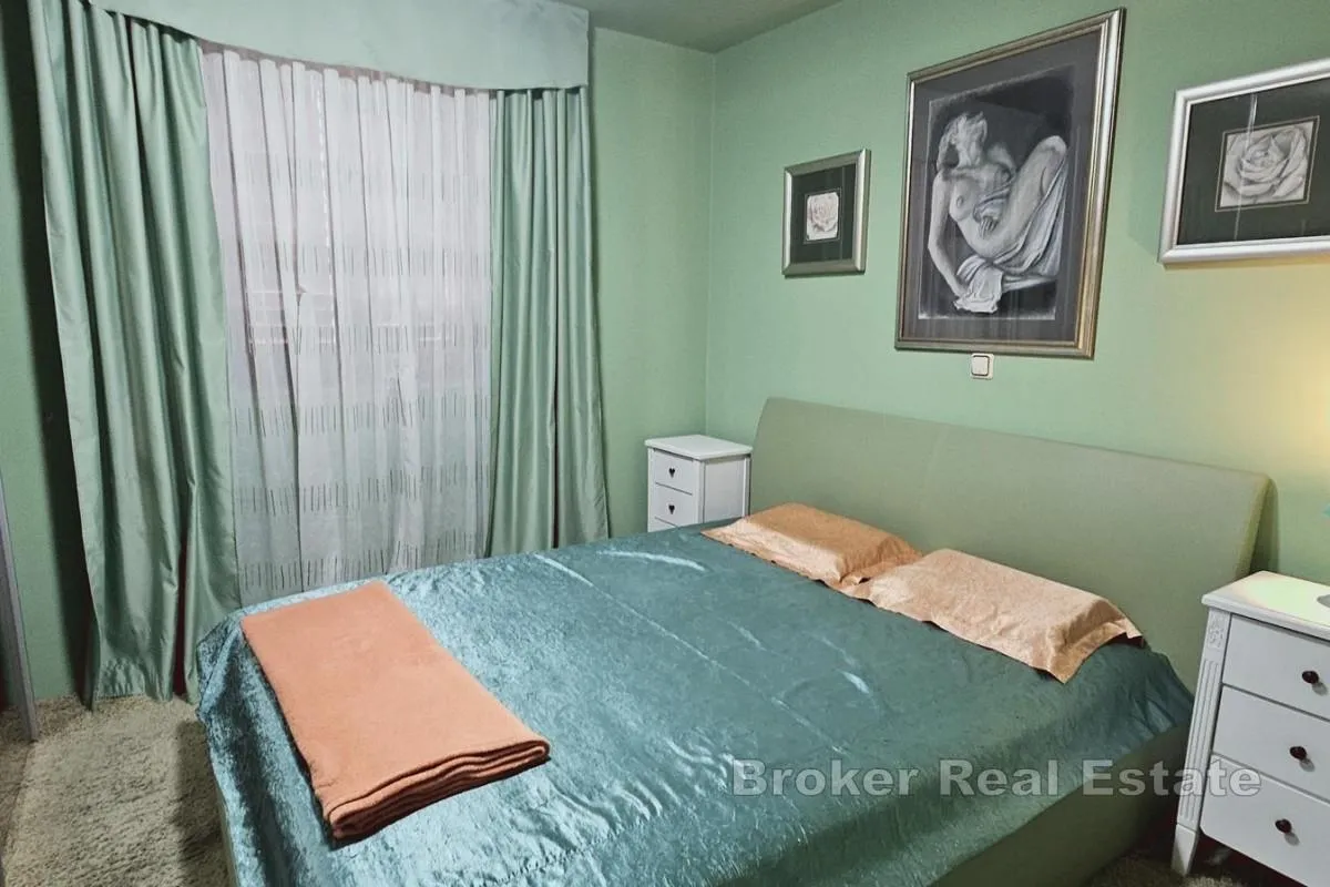 apartman s loggiom i pogledom na more - slika 7
