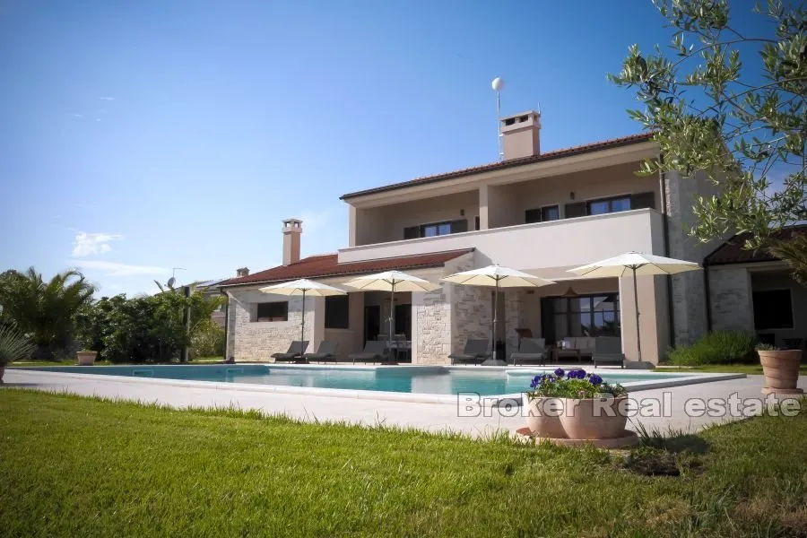 moderna vila s bazenom - slika 2
