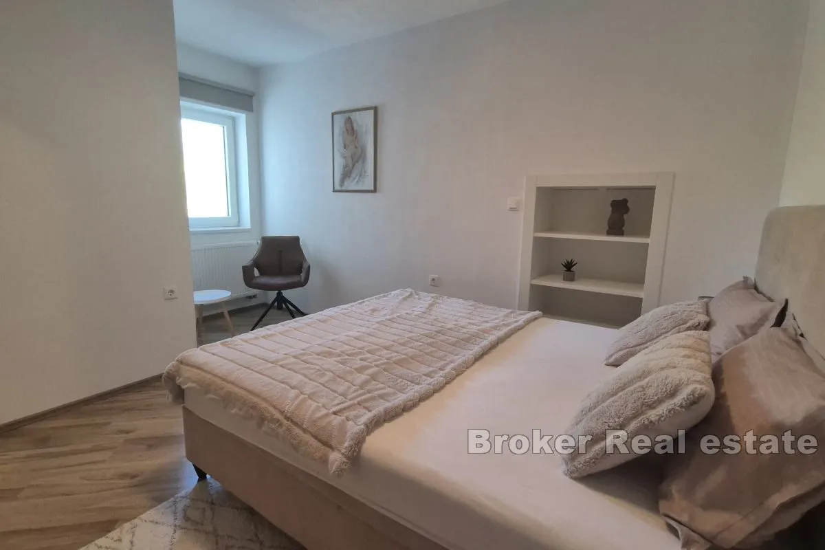 moderna vila s bazenom - slika 10