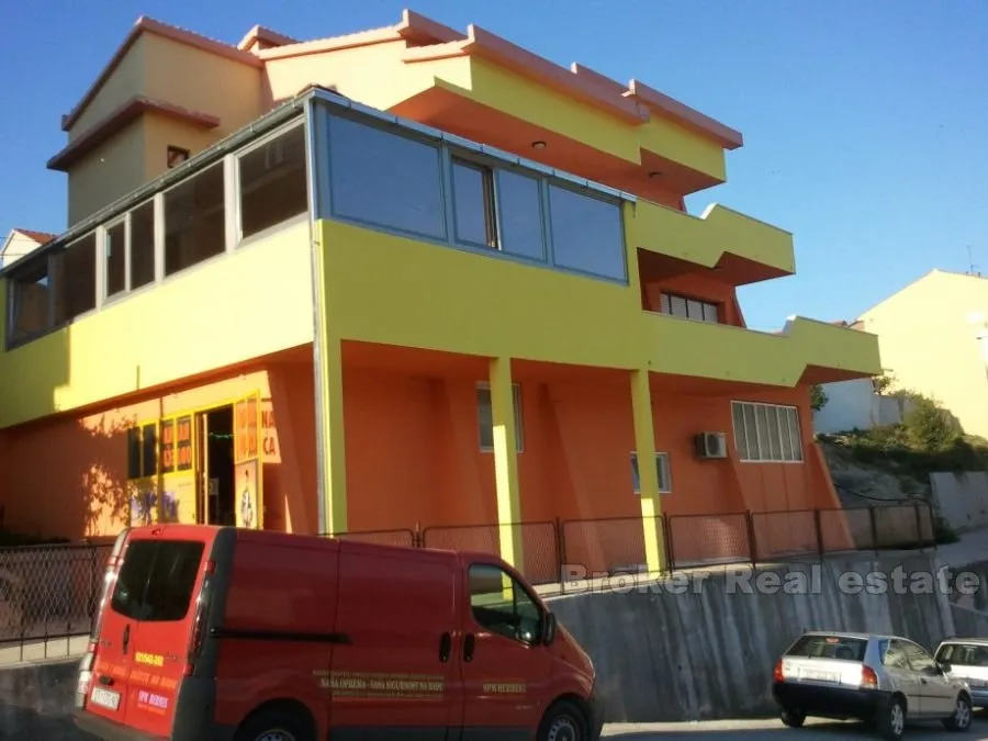 samostojeća kuća na dva kata, na prodaju - slika 3