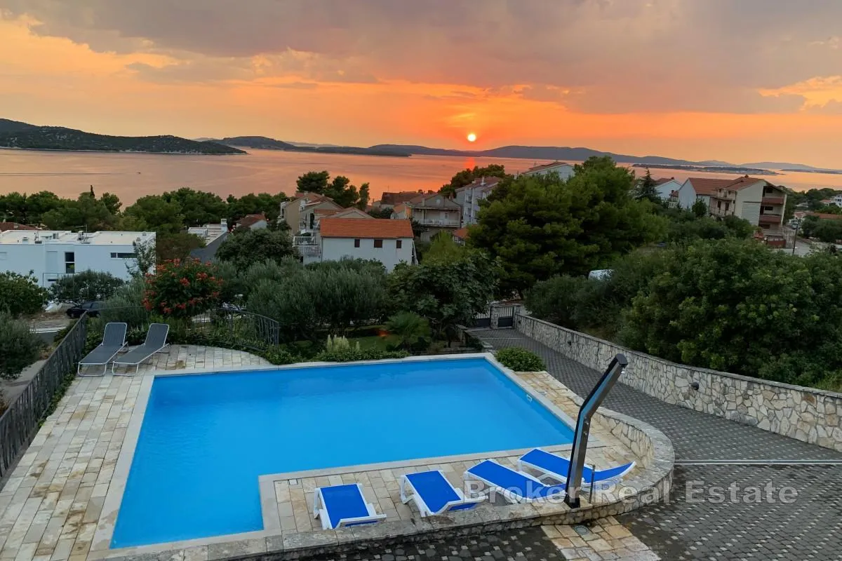 mediteranska vila s panoramskim pogledom na more - slika 19