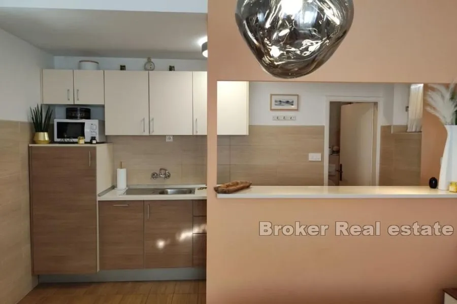 apartmanska kuća sa dodatnim građevinskim zemljištem - slika 5