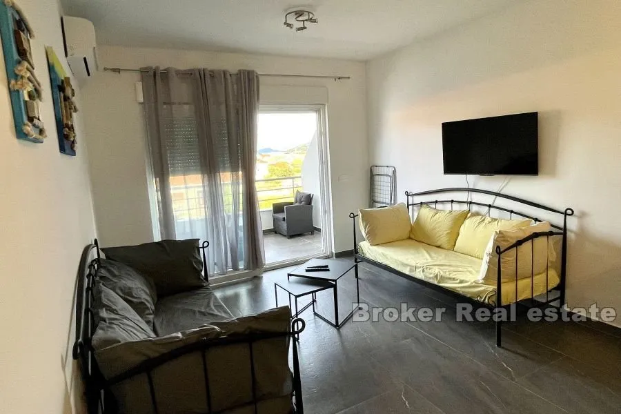 jednosoban apartman s bazenom - slika 2