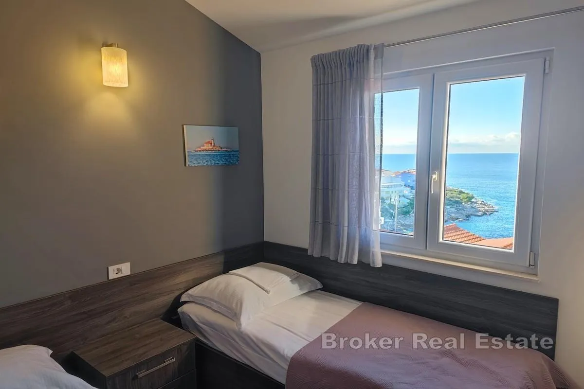 apartmanska kuća s bazenom i panoramskim pogledom na more - slika 17