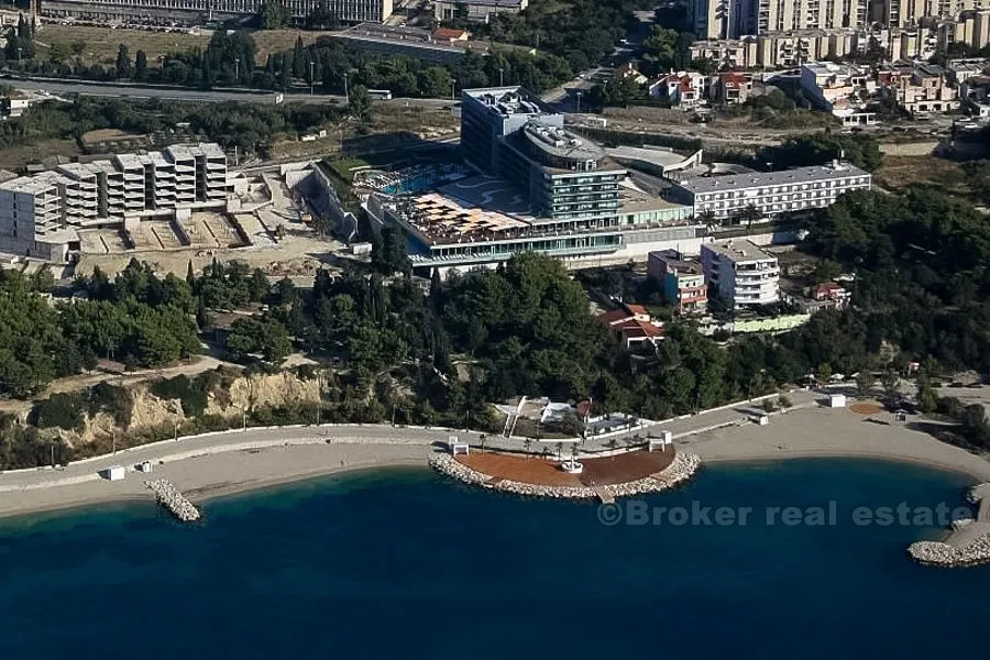 Građevinsko zemljište sa panoramskim pogledom na more, na prodaju - Trstenik, Split grad