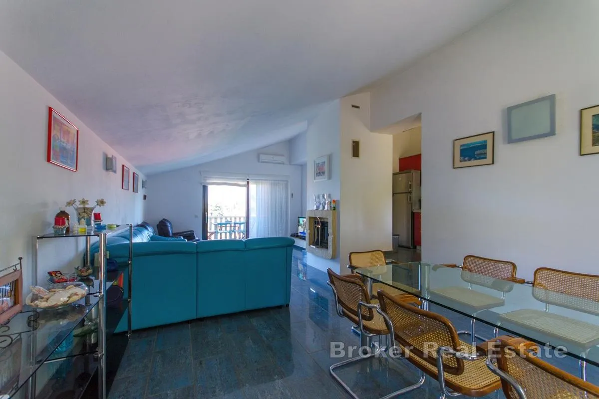 apartmanska kuća s bazenom - slika 5