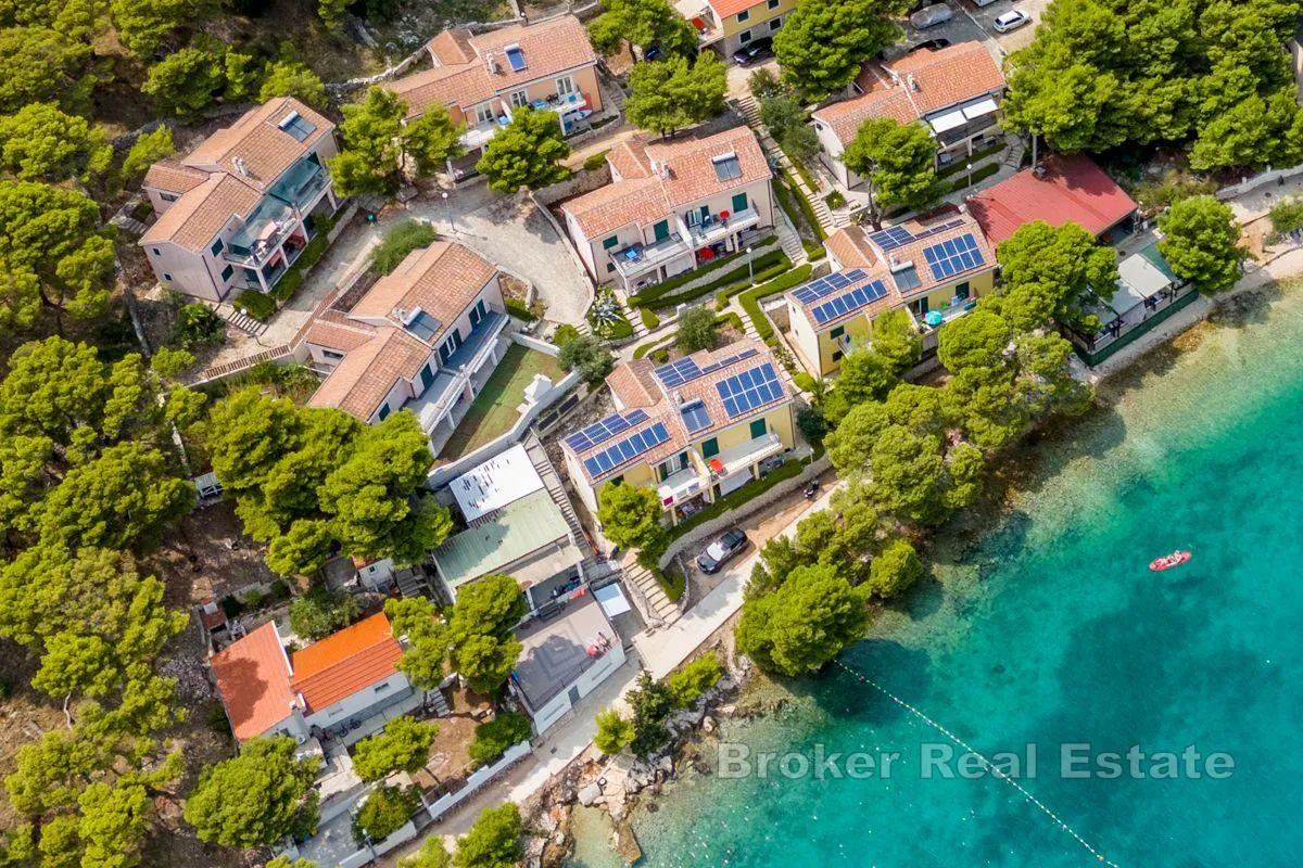 vila sa 4 apartmana i pogledom na more - slika 6