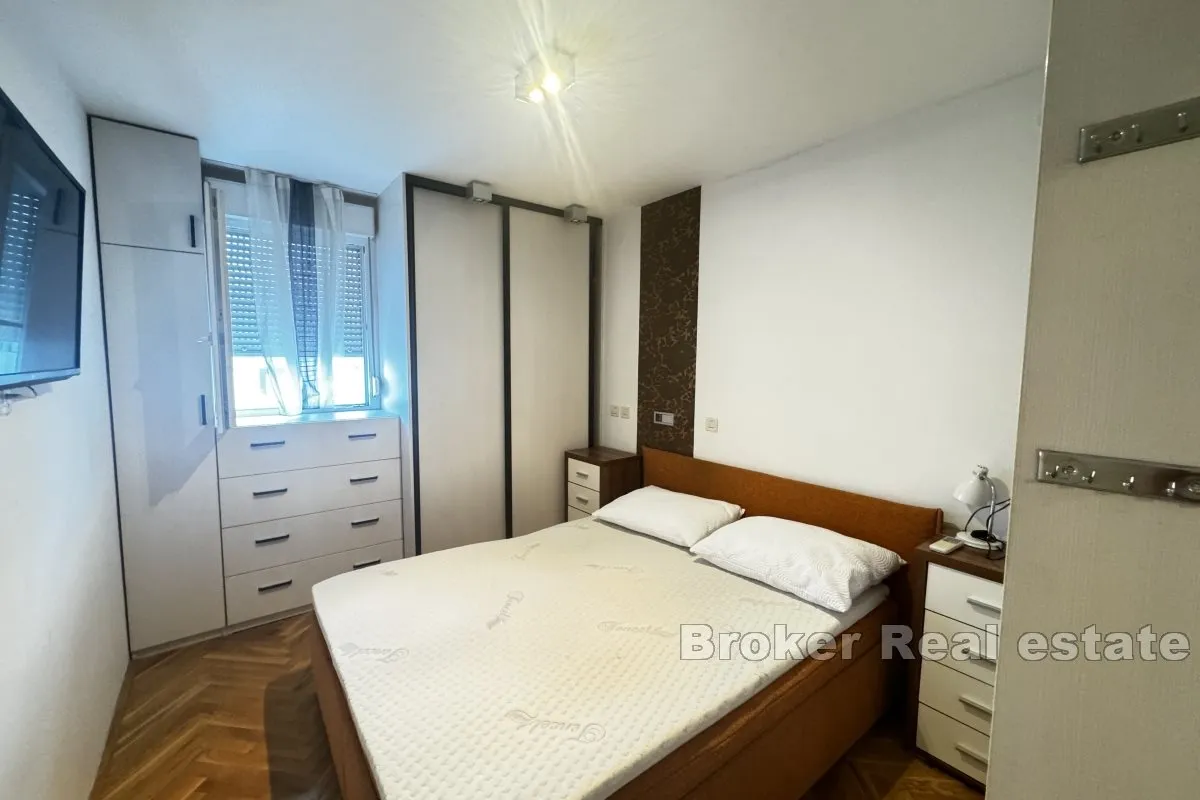 prostran trosoban apartman - slika 7