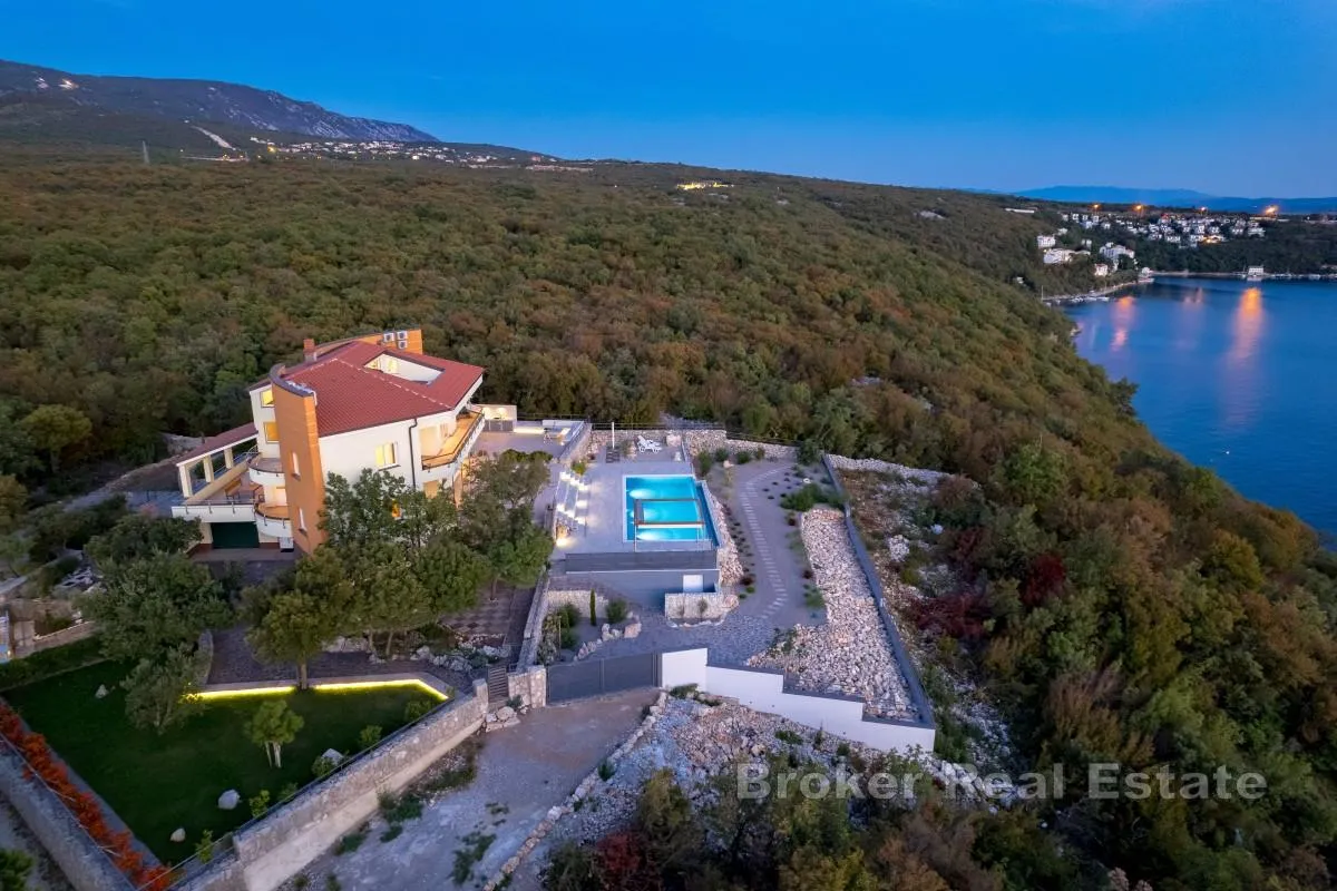 veličanstvena vila sa spektakularnim pogledom na more - slika 24