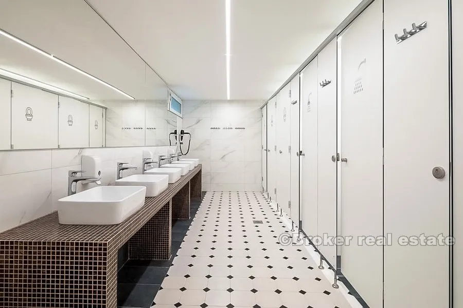 meje, potpuno novi hostel - slika 11