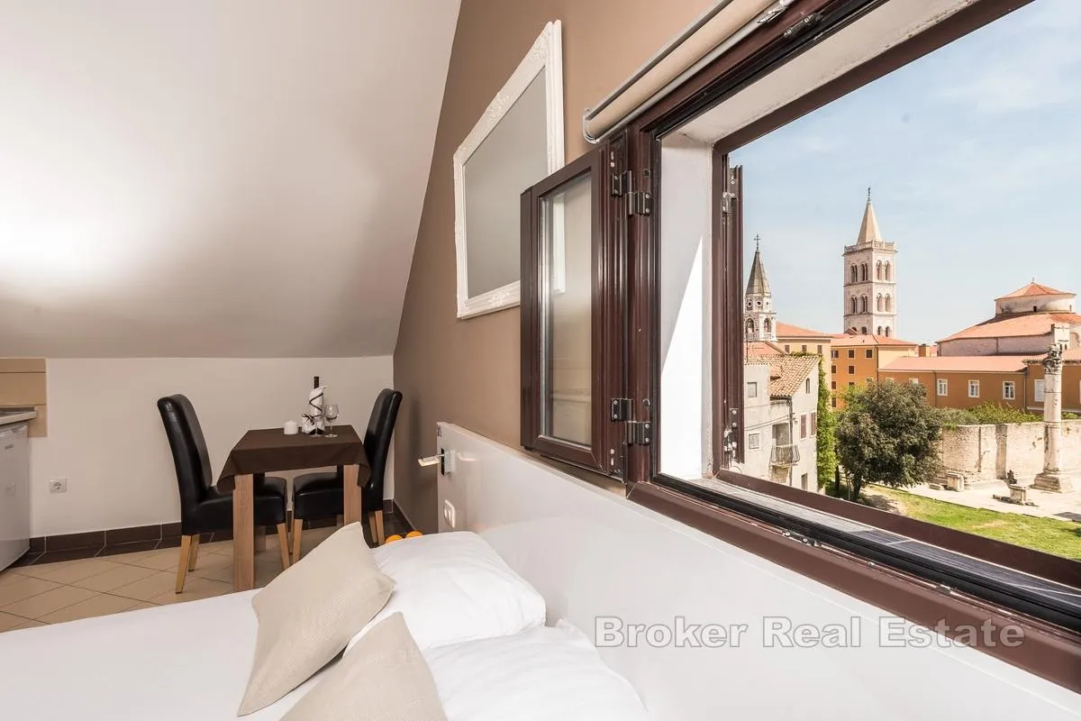 aparthotel u centru grada - slika 1