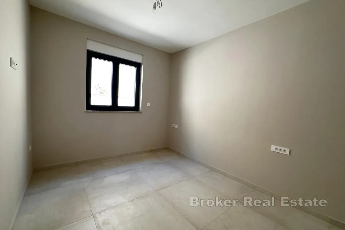 apartmani u novogradnji s pogledom na more - slika 12