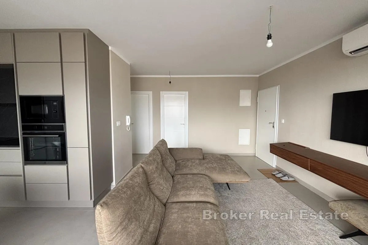 izvanredan penthouse s krovnom terasom blizu mora - slika 2