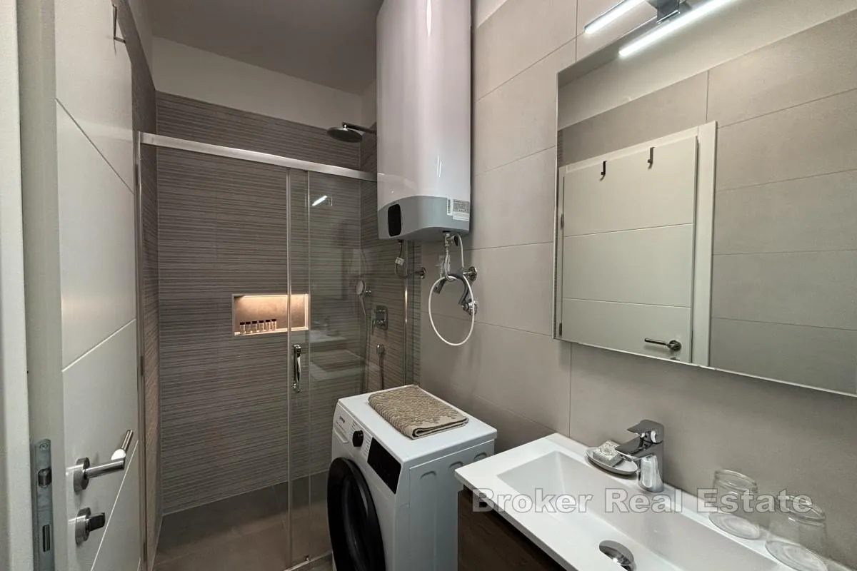 penthouse stan s pogledom na more i krovnom terasom - slika 12