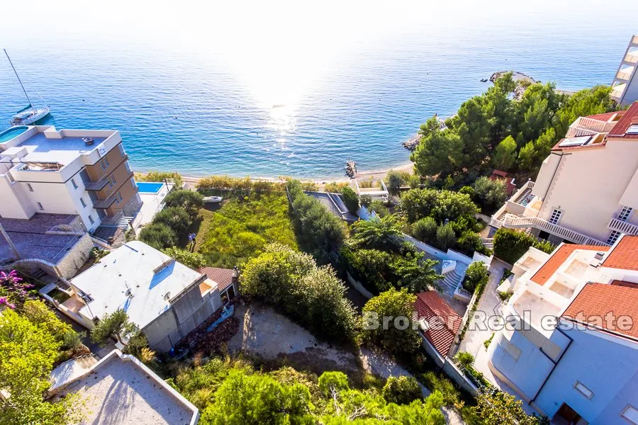 Građevinsko zemljište uz more, na prodaju - Omiš