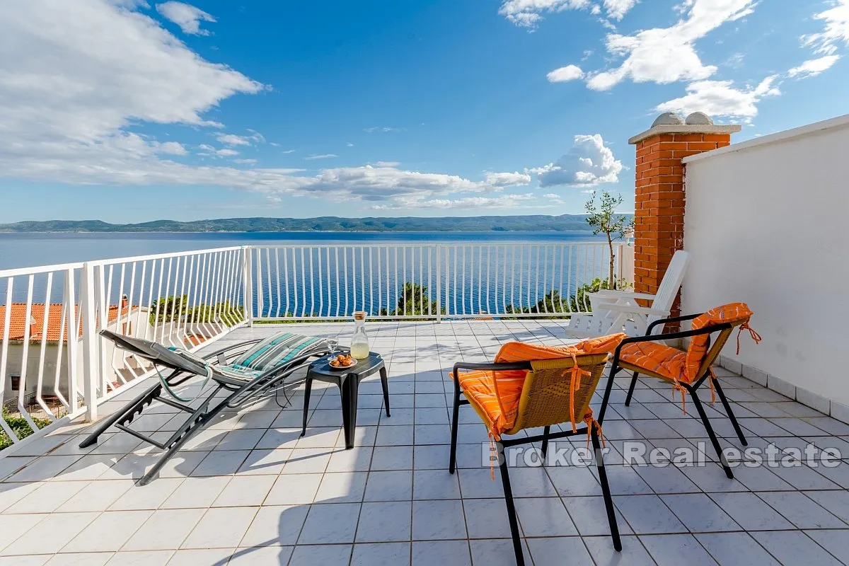 Apartmanska kuća s pogledom na more - Omiš