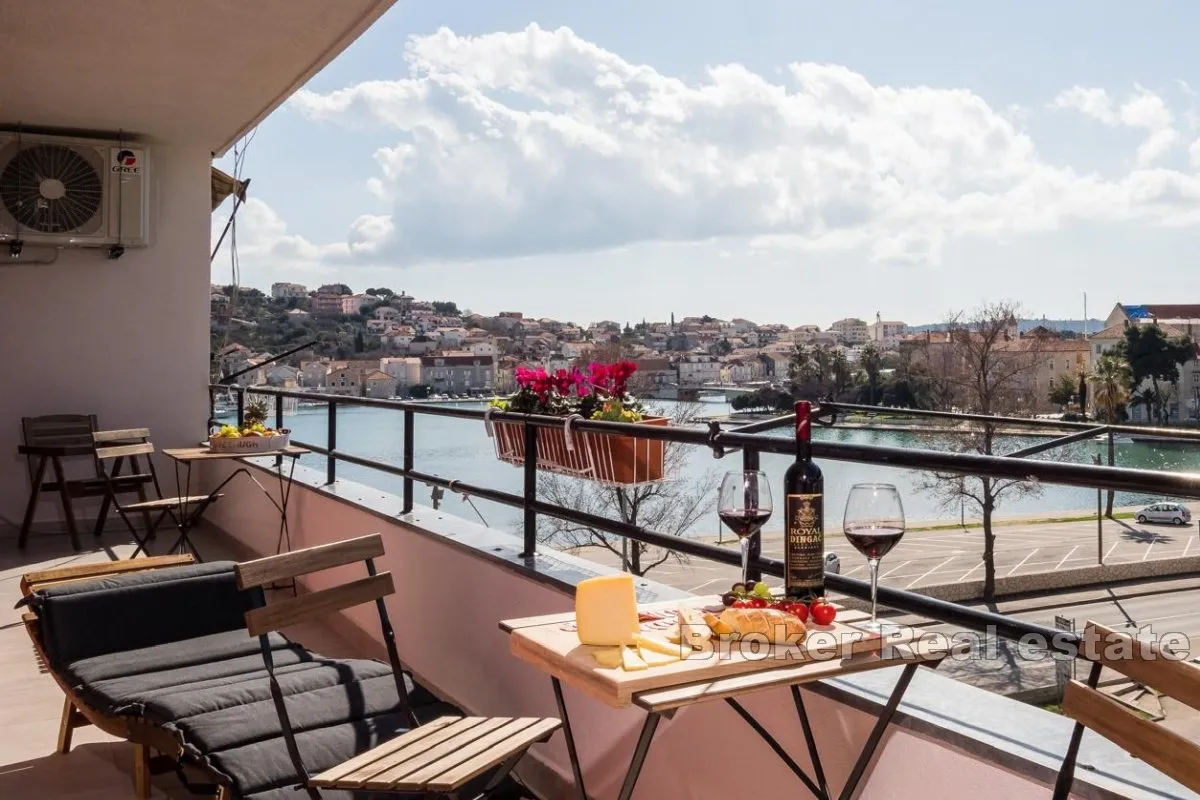 Prekrasan stan u prvom redu do mora - Trogir