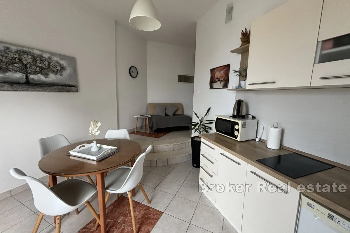 trosoban apartman s pogledom na more - slika 4