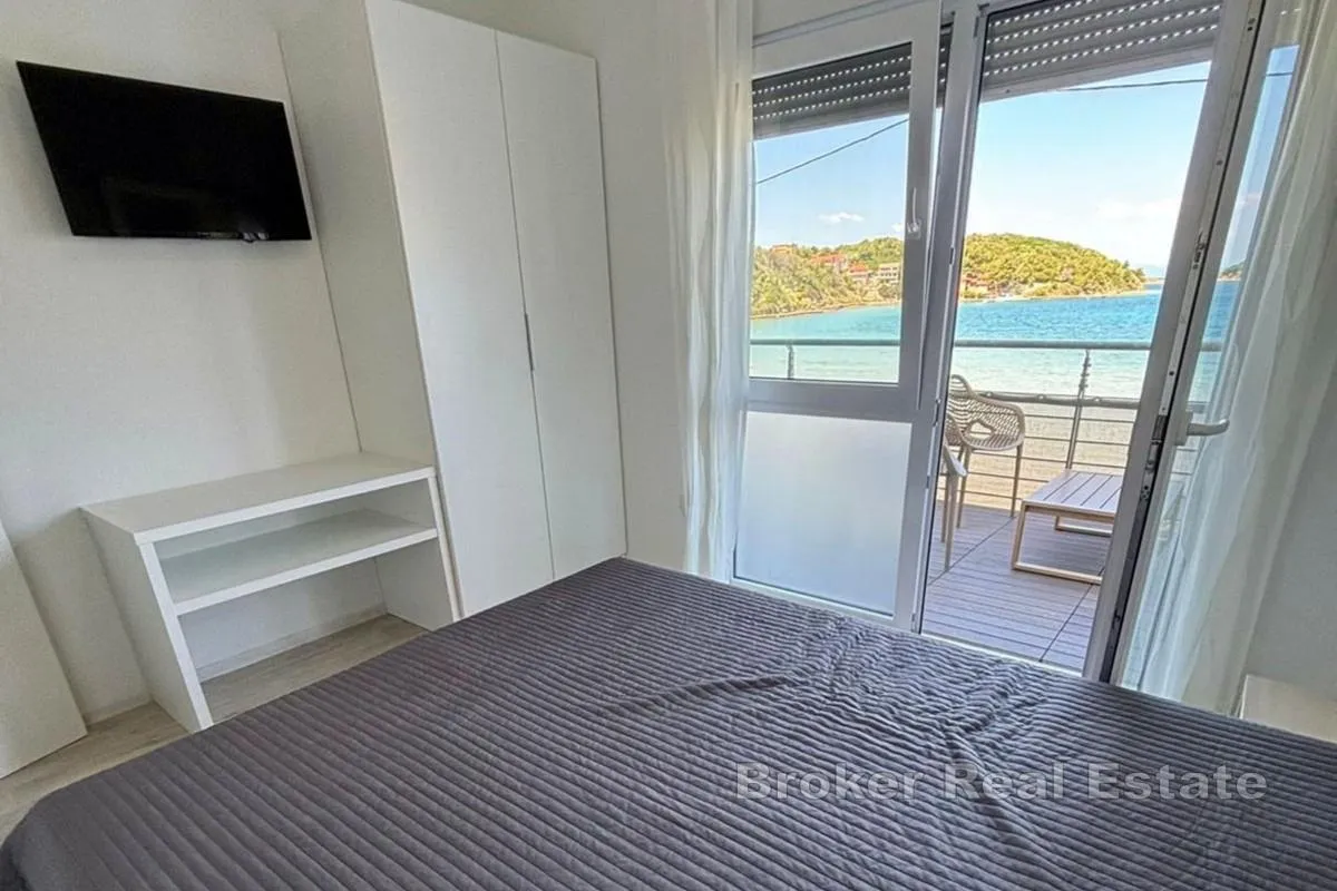 apartmanska kuća prvi red do mora - slika 6