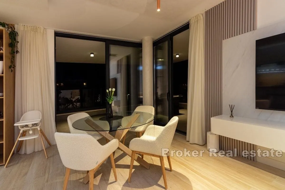 luksuzni penthouse u blizini mora - slika 2