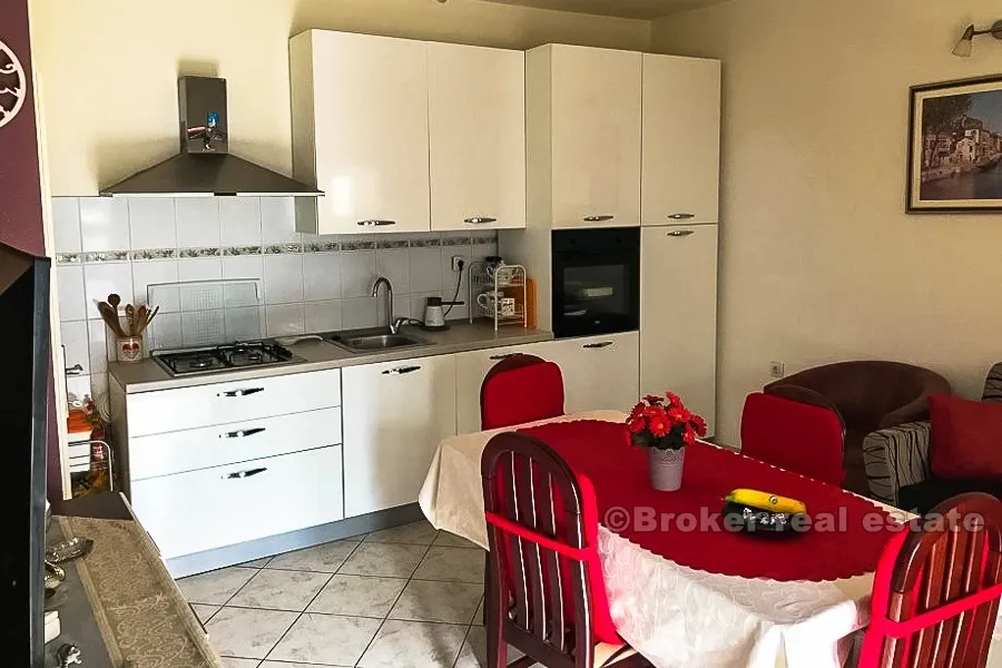 dvojna kamena kuća s dvorištem, na prodaju - slika 4