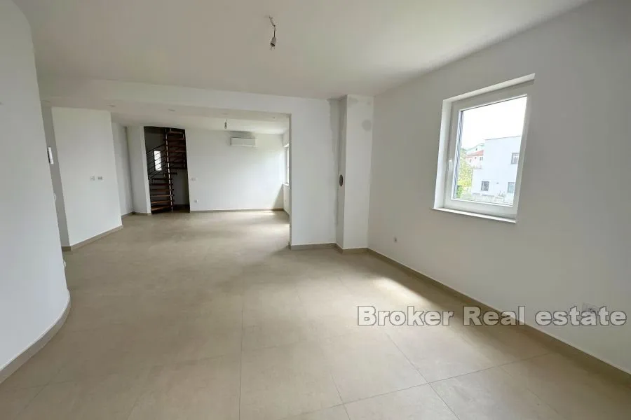 penthouse u drugome redu do mora - slika 4