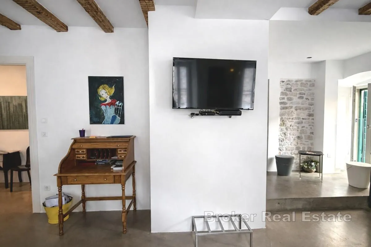 šarmantan stan s investicijskim potencijalom u centru splita - slika 5