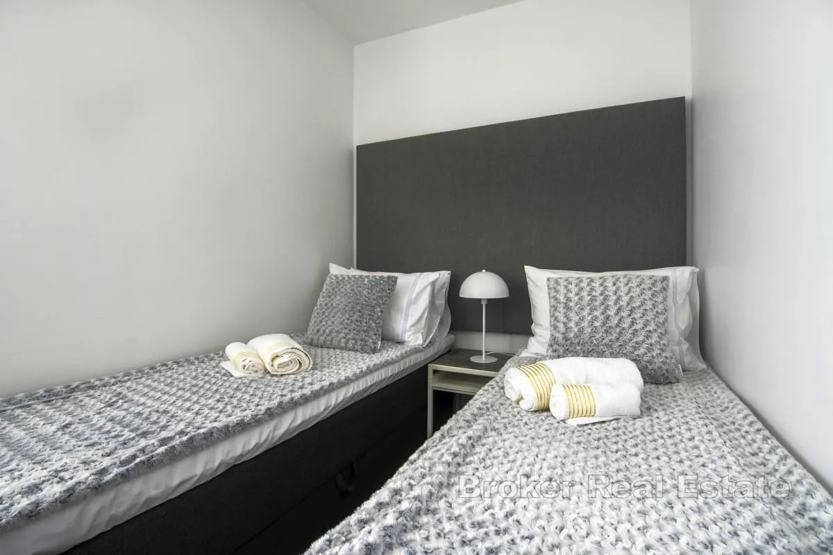 penthouse s terasom i pogledom na more - slika 10