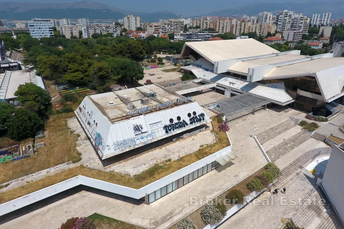vrhunski prostor sa prostranom terasom za kompletnu renovaciju - slika 2