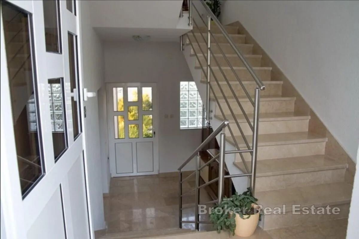 apartmanska kuća s pogledom na more - slika 10