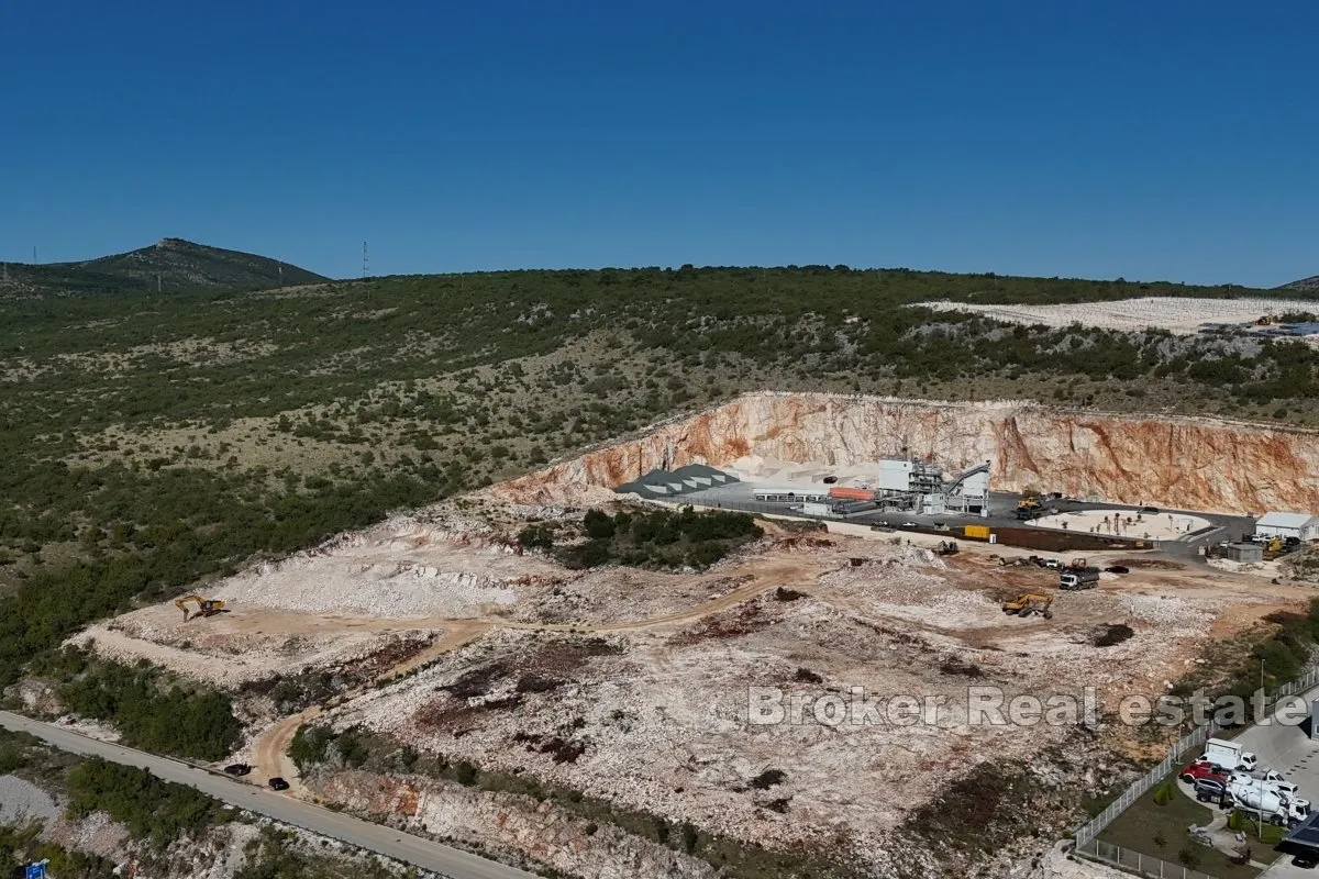 Zemljište u poslovnoj zoni komercijalne namjene - Dugopolje, Split okolica
