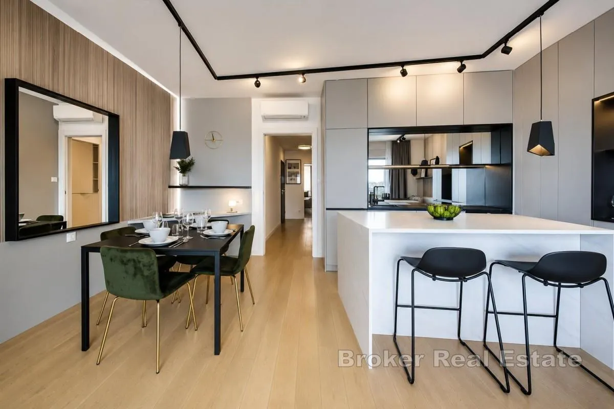 moderan apartman s pogledom na more - slika 4